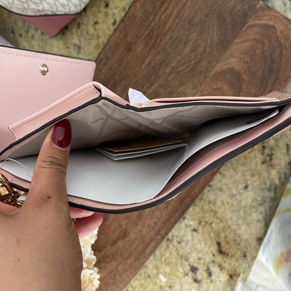 New💖 mk Jet Set Charm Pebble Embossed Leather Large Flap Phone Wristlet - Picture 5 of 7